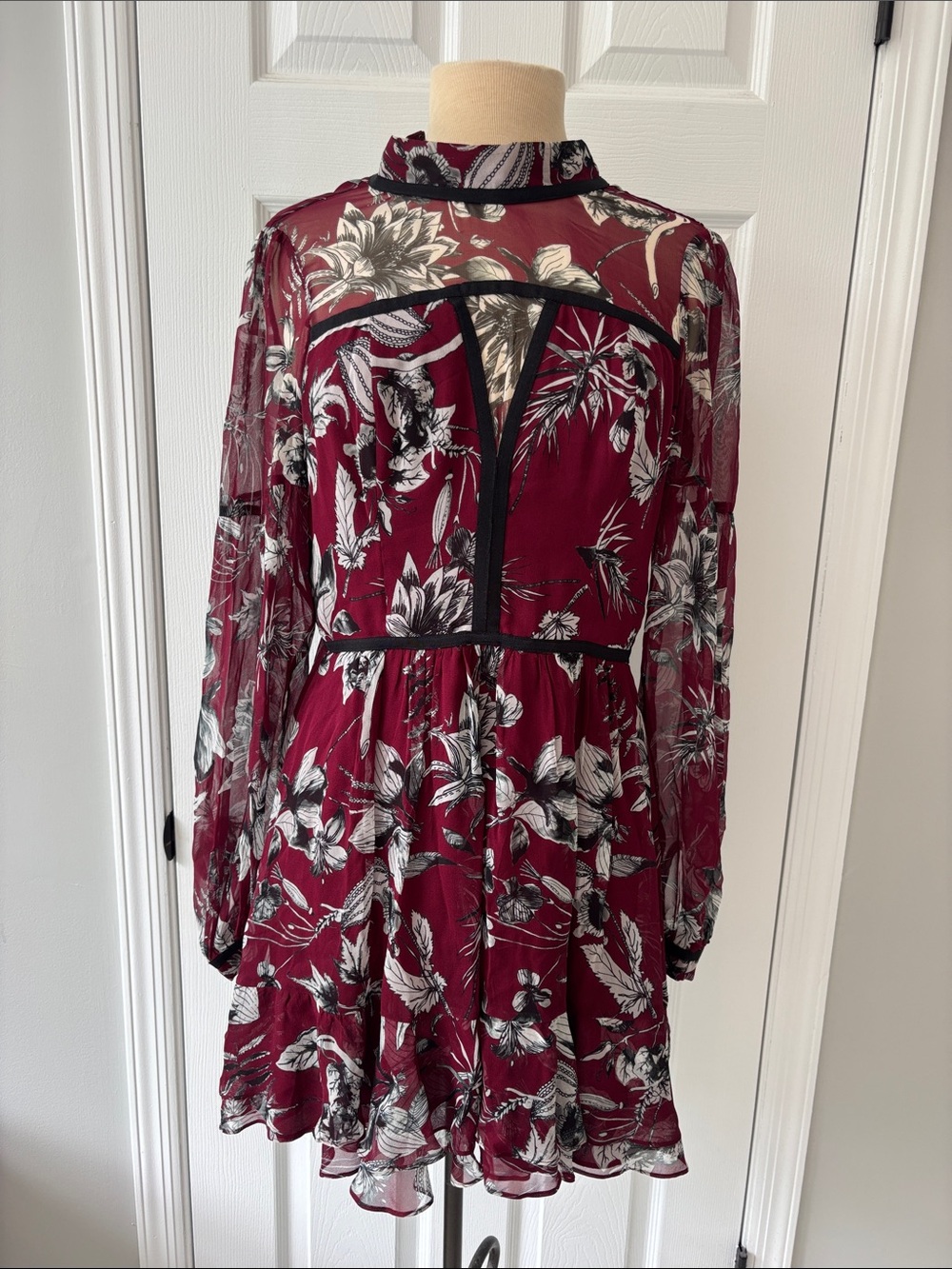 Parker Burgundy 💯 Silk Floral Mini Dress